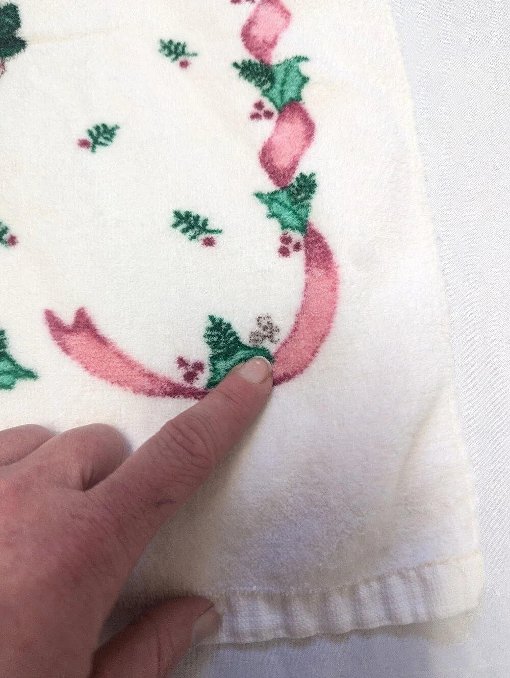 Vintage Christmas Holiday Decorative Bathroom Hand Towel 22